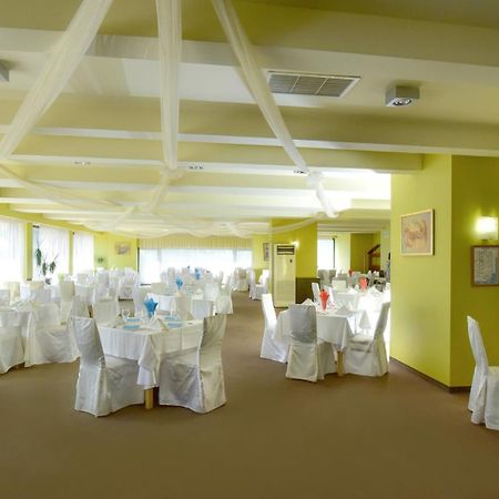 Snezhanka Hotel פמפורובו מראה חיצוני תמונה