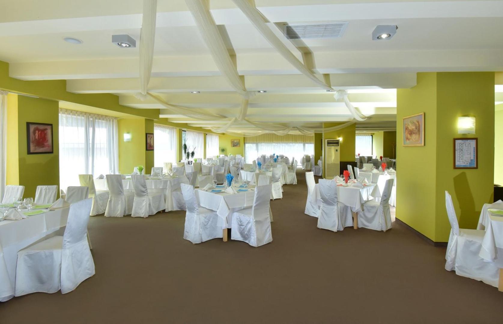 Snezhanka Hotel פמפורובו מראה חיצוני תמונה