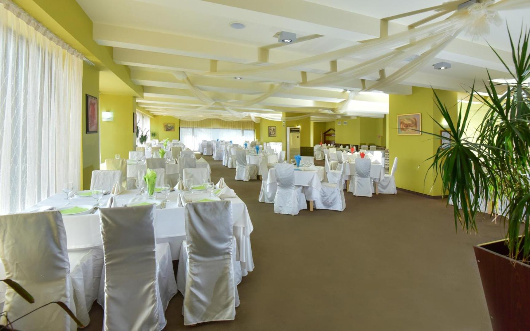 Snezhanka Hotel פמפורובו מראה חיצוני תמונה