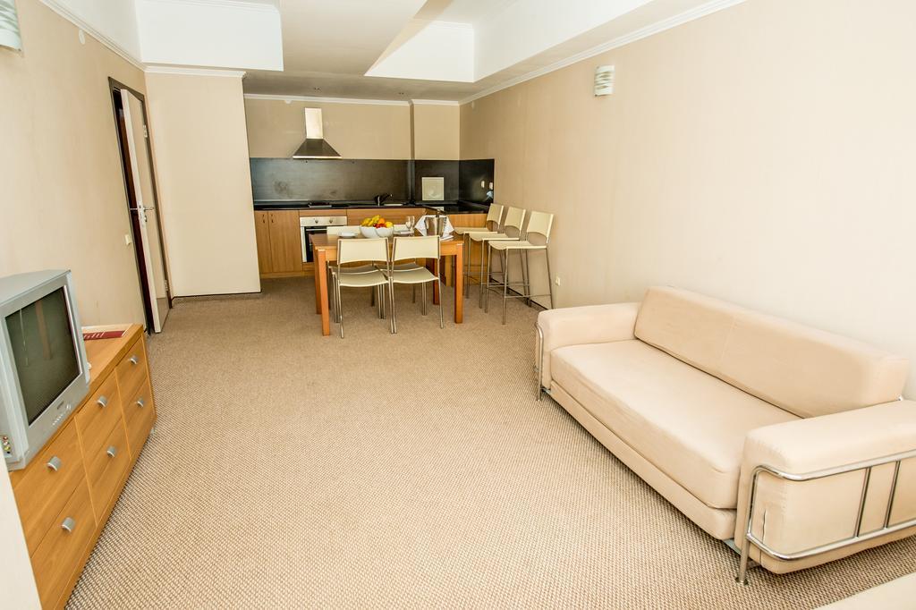 Snezhanka Hotel פמפורובו מראה חיצוני תמונה
