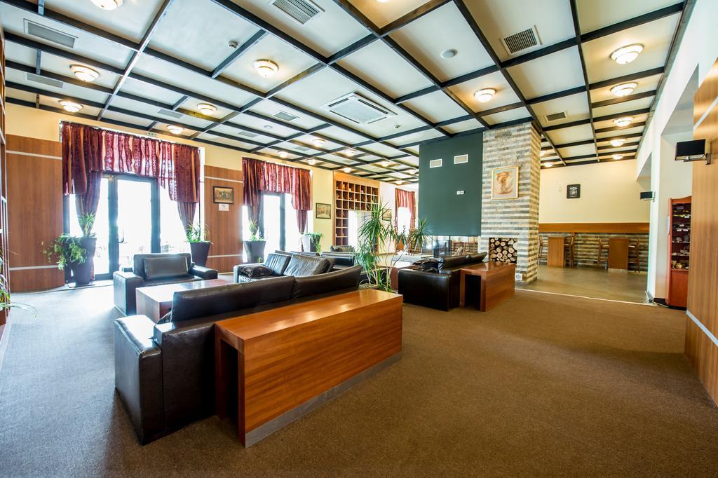 Snezhanka Hotel פמפורובו מראה חיצוני תמונה